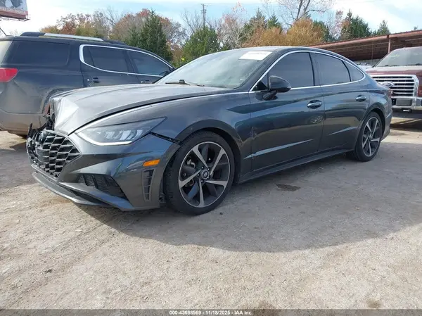 5NPEJ4J27MH063731 2021 HYUNDAI SONATA - Image 2