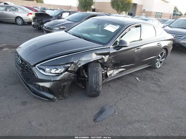 5NPEJ4J27NH140034 2022 HYUNDAI SONATA - Image 2