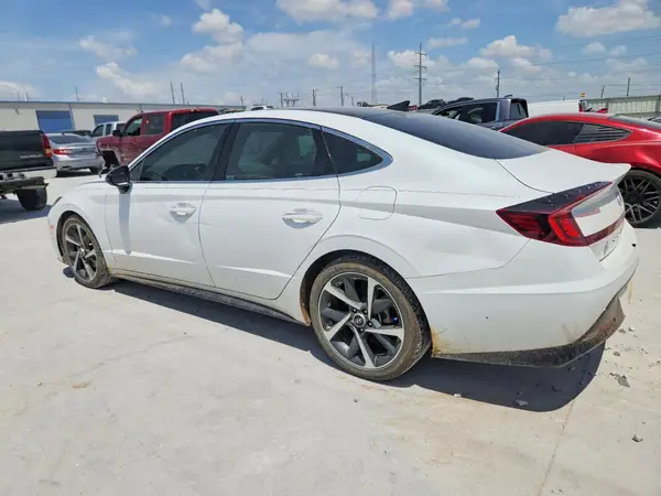 5NPEJ4J28MH104996 2021 HYUNDAI SONATA - Image 2