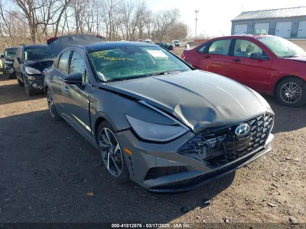 5NPEJ4J2XMH069667 2021 HYUNDAI SONATA - Image 1