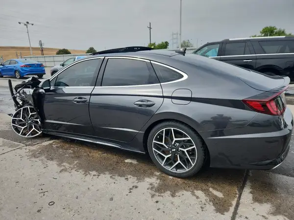 5NPEK4JC0MH117506 2021 HYUNDAI SONATA - Image 2