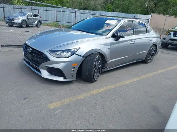 5NPEK4JC2MH124909 2021 HYUNDAI SONATA - Image 2