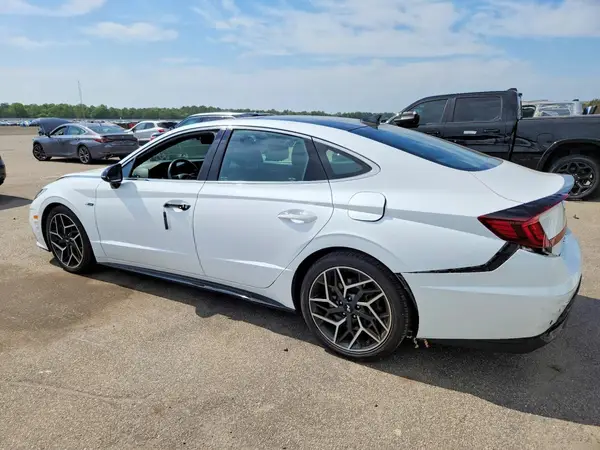 5NPEK4JC8MH106978 2021 HYUNDAI SONATA - Image 2