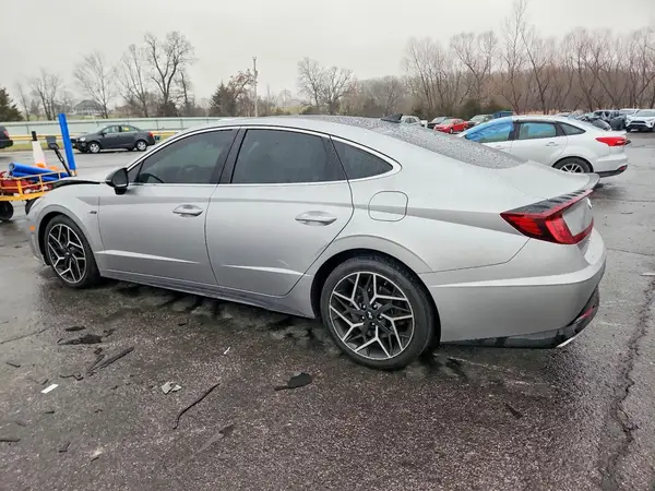 5NPEK4JC9MH125782 2021 HYUNDAI SONATA - Image 2