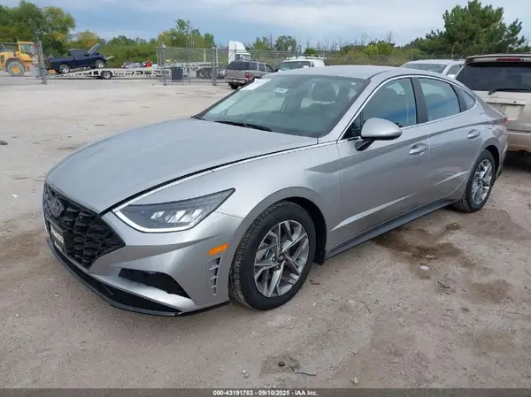 5NPEL4JA6MH106473 2021 HYUNDAI SONATA - Image 2