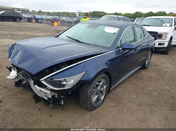 5NPEL4JA8NH143722 2022 HYUNDAI SONATA - Image 2