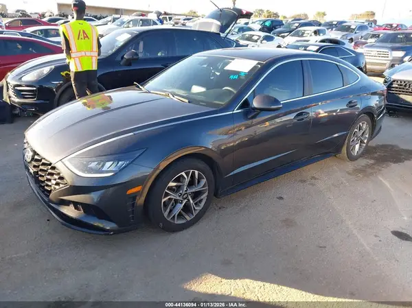5NPEL4JA9LH012635 2020 HYUNDAI SONATA - Image 2