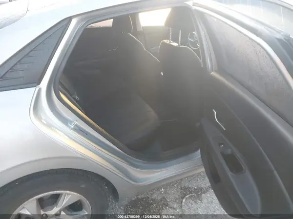5NPLL4AG1NH054635 2022 HYUNDAI ELANTRA - Image 8