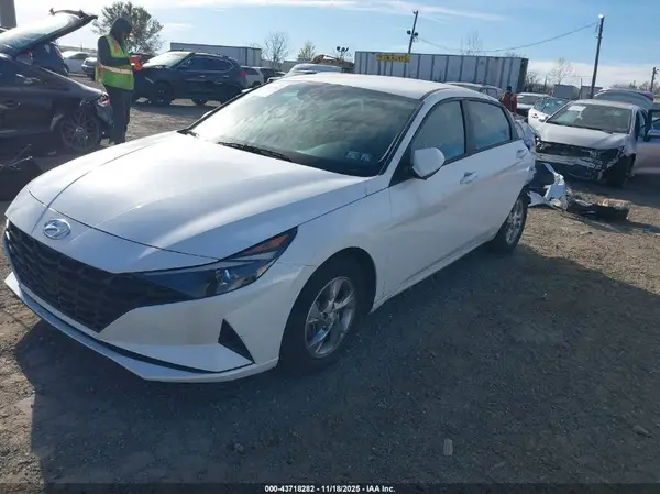 5NPLL4AG2MH041438 2021 HYUNDAI ELANTRA - Image 2