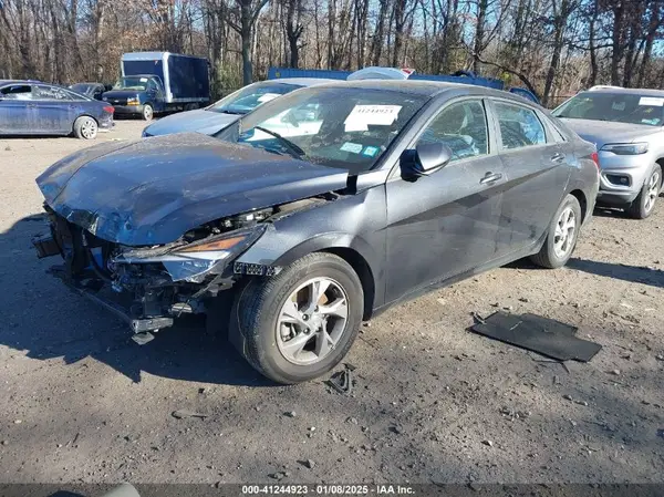 5NPLL4AG2MH041665 2021 HYUNDAI ELANTRA - Image 2