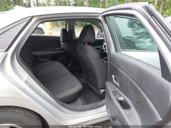 5NPLL4AG2PH100055 2023 HYUNDAI ELANTRA - Image 8