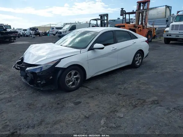 5NPLL4AG3MH015723 2021 HYUNDAI ELANTRA - Image 2