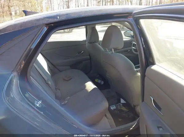 5NPLL4AG4NH062311 2022 HYUNDAI ELANTRA - Image 8