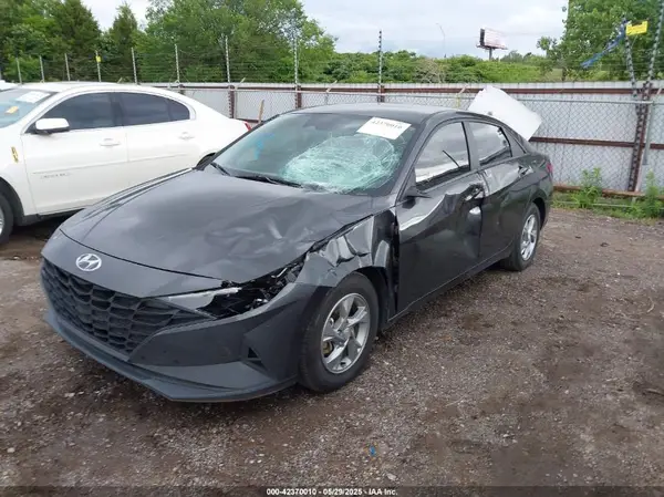 5NPLL4AG5PH112913 2023 HYUNDAI ELANTRA - Image 2