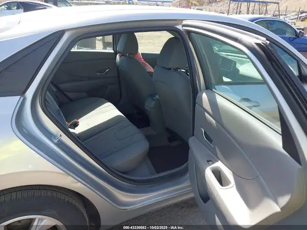 5NPLL4AG6MH015778 2021 HYUNDAI ELANTRA - Image 8