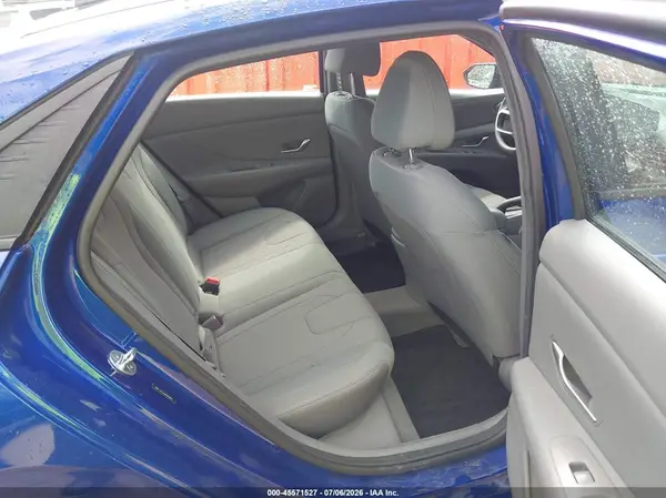 2021 HYUNDAI ELANTRA auction photo 8