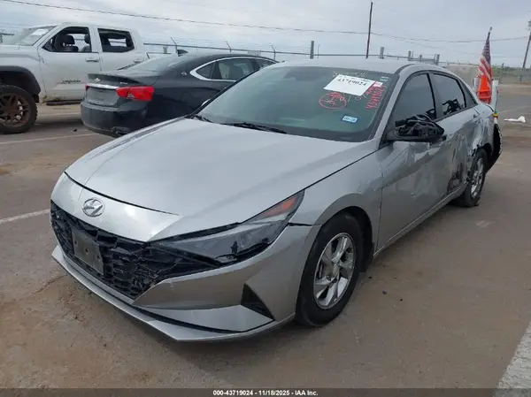 5NPLL4AG6NH057143 2022 HYUNDAI ELANTRA - Image 2