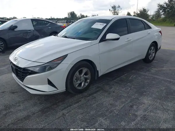 5NPLL4AG6NH068255 2022 HYUNDAI ELANTRA - Image 2