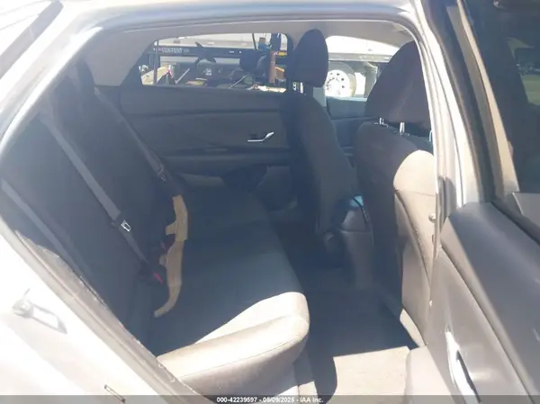 5NPLL4AG7MH011075 2021 HYUNDAI ELANTRA - Image 8