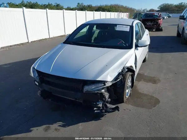 5NPLL4AG7NH059080 2022 HYUNDAI ELANTRA - Image 2