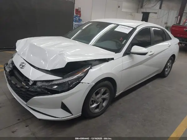 5NPLL4AG7NH061704 2022 HYUNDAI ELANTRA - Image 2