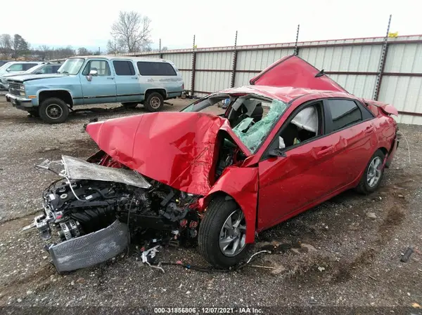 5NPLL4AG7NH061900 2022 HYUNDAI ELANTRA - Image 2