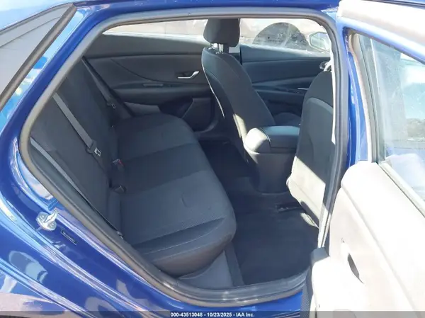 5NPLL4AG7NH078776 2022 HYUNDAI ELANTRA - Image 8