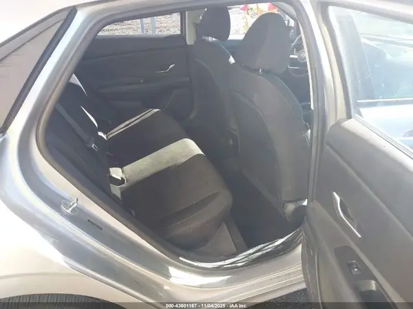5NPLL4AG8MH033165 2021 HYUNDAI ELANTRA - Image 8