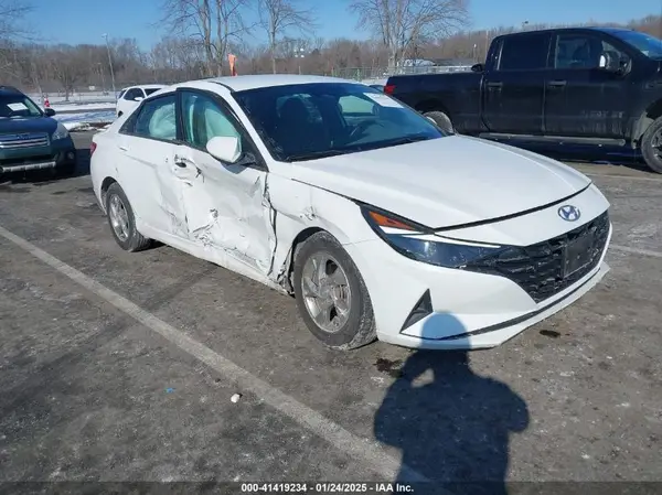 5NPLL4AG9NH055757 2022 HYUNDAI ELANTRA - Image 1