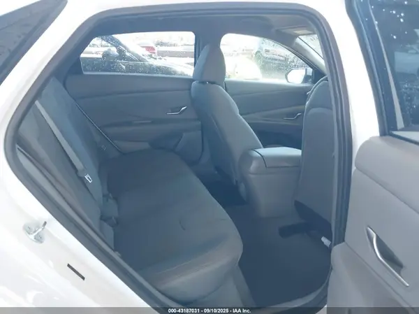 5NPLL4AG9NH080058 2022 HYUNDAI ELANTRA - Image 8