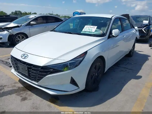 5NPLM4AG0MH052970 2021 HYUNDAI ELANTRA - Image 2