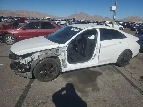 5NPLM4AG0NH058415 2022 HYUNDAI ELANTRA - Image 1