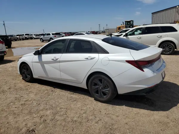 5NPLM4AG0NH060035 2022 HYUNDAI ELANTRA - Image 2