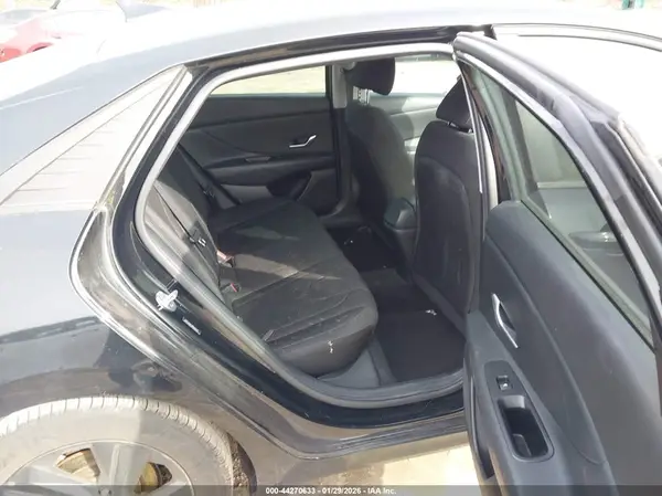 5NPLM4AG0NH063758 2022 HYUNDAI ELANTRA - Image 8