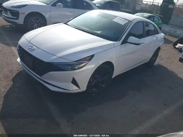 5NPLM4AG0NH083413 2022 HYUNDAI ELANTRA - Image 2