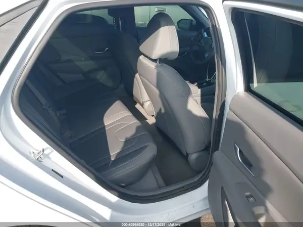 5NPLM4AG0NH083413 2022 HYUNDAI ELANTRA - Image 8