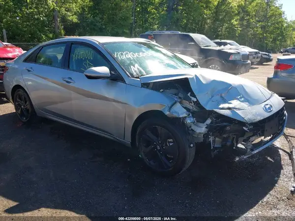5NPLM4AG0PH107972 2023 HYUNDAI ELANTRA - Image 1