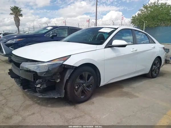 5NPLM4AG1MH001736 2021 HYUNDAI ELANTRA - Image 2