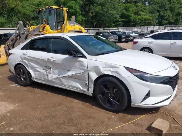 5NPLM4AG1MH003700 2021 HYUNDAI ELANTRA - Image 1