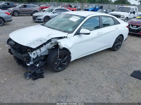 5NPLM4AG1MH003986 2021 HYUNDAI ELANTRA - Image 2