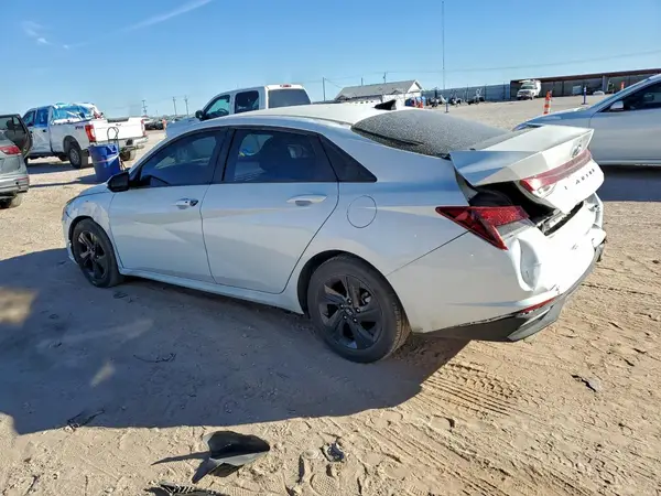5NPLM4AG1MH018004 2021 HYUNDAI ELANTRA - Image 2