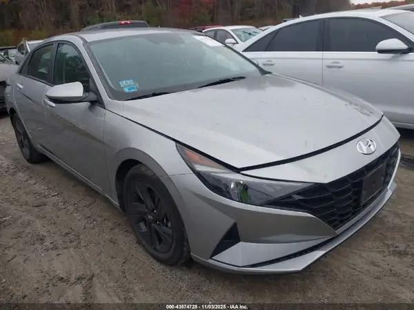 5NPLM4AG1MH018617 2021 HYUNDAI ELANTRA - Image 1