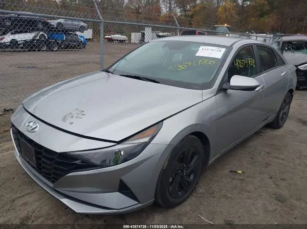 5NPLM4AG1MH018617 2021 HYUNDAI ELANTRA - Image 2