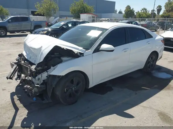 5NPLM4AG1MH043873 2021 HYUNDAI ELANTRA - Image 2
