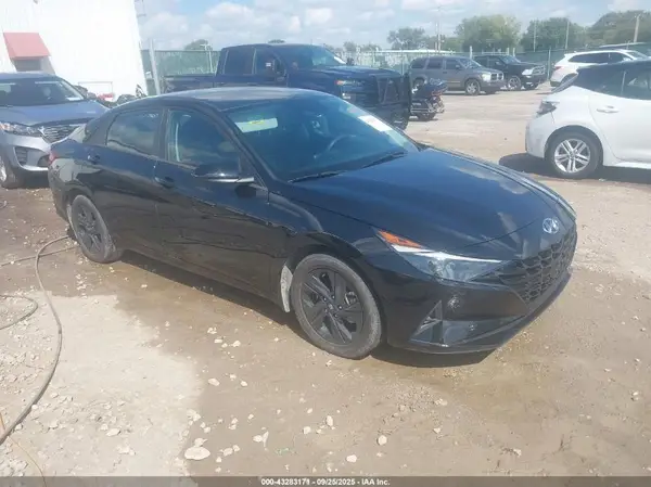 5NPLM4AG1NH054177 2022 HYUNDAI ELANTRA - Image 1