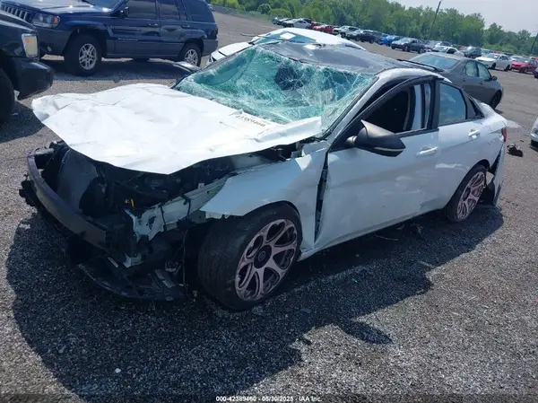 5NPLM4AG1NH055880 2022 HYUNDAI ELANTRA - Image 2