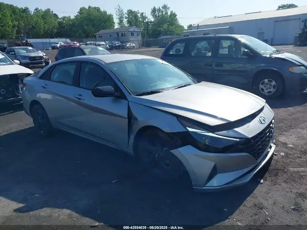 5NPLM4AG1NH056656 2022 HYUNDAI ELANTRA - Image 1
