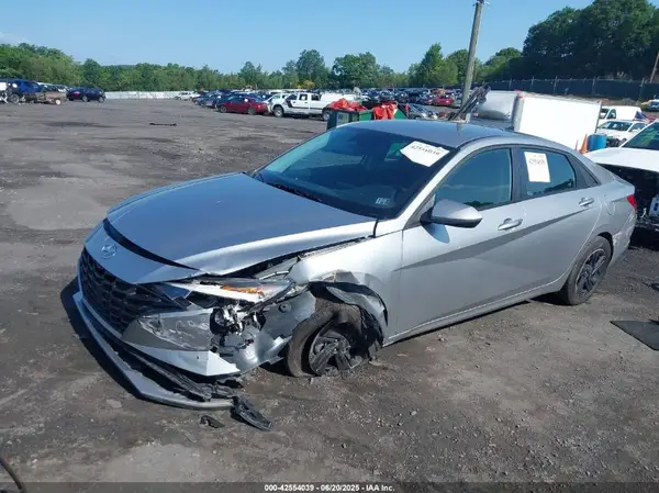 5NPLM4AG1NH056656 2022 HYUNDAI ELANTRA - Image 2