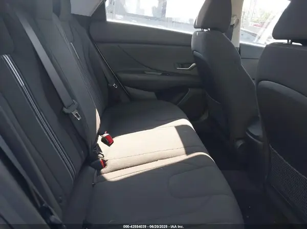 5NPLM4AG1NH056656 2022 HYUNDAI ELANTRA - Image 8