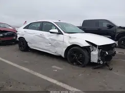 5NPLM4AG1NH057869 2022 HYUNDAI ELANTRA